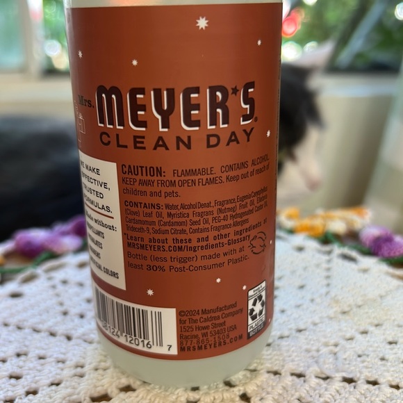 Mrs. Meyer’s Clean Day Limited Edition Scent GINGERBREAD Scent Room Freshener - Picture 4 of 10